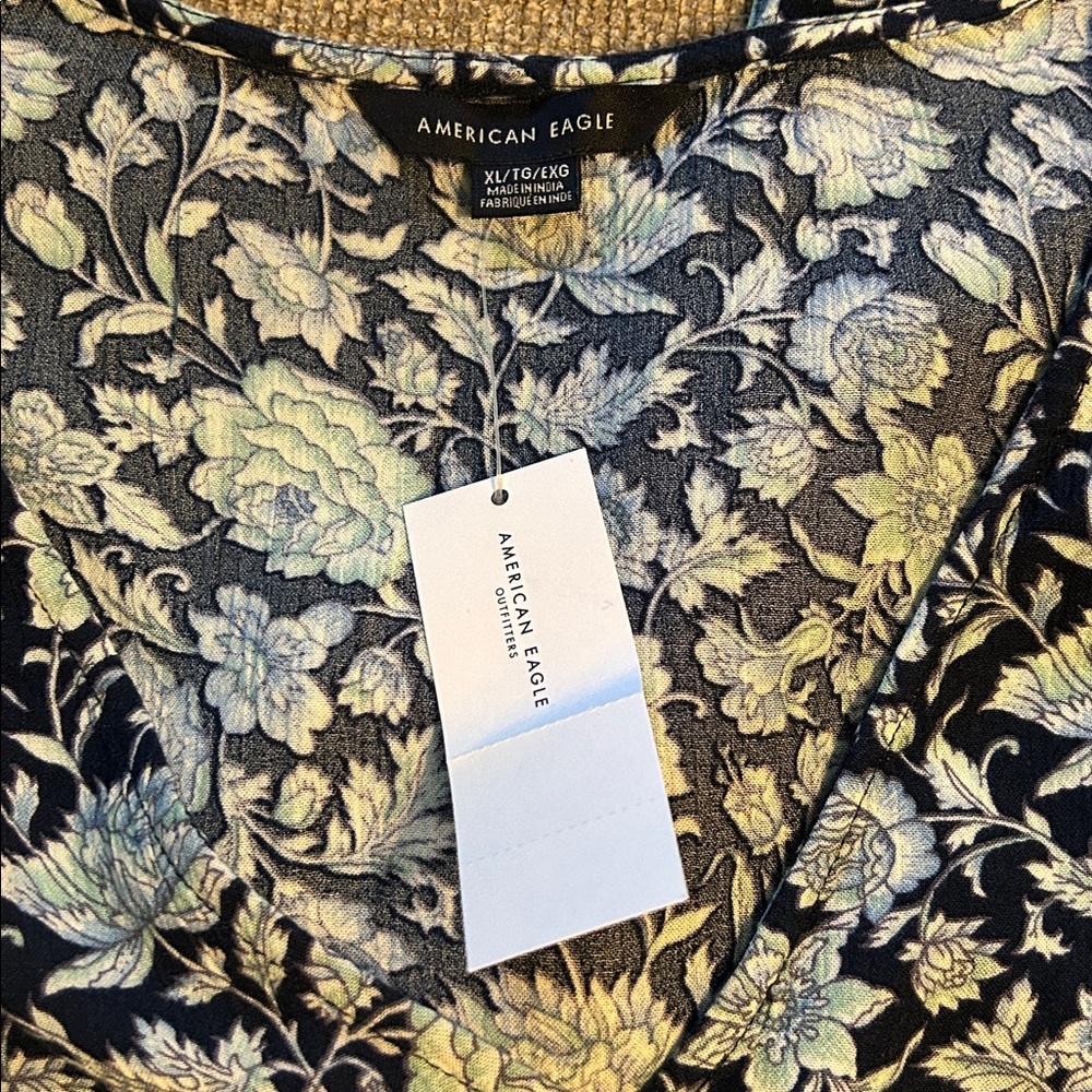 American Eagle Boho Floral V-Neck Tie-Front Bell Sleeve Top Navy/Light Blue NWT - Picture 8 of 10